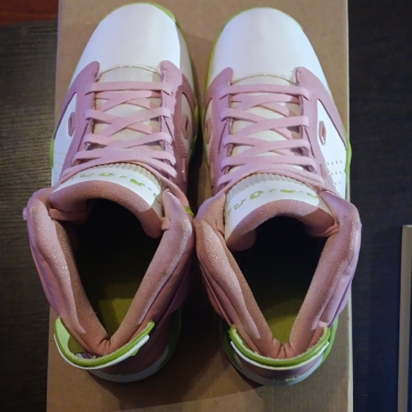 Jordan 6-17-23 (GS) Elemental Pink and Vivid Green Mens 7Y Girls 8.5 EUC - Picture 6 of 9